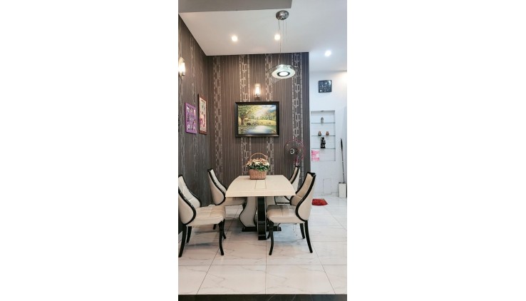 **Bán nhà MT đường Sơn Hưng Tân Bình, phường 12 Tân Bình; 4x13. 2 lầu