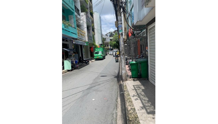 **Bán nhà phường 5, quận Tân Bình** hẻm 766 Cách Mạng Tháng 8, 4*14, hẻm xe hơi