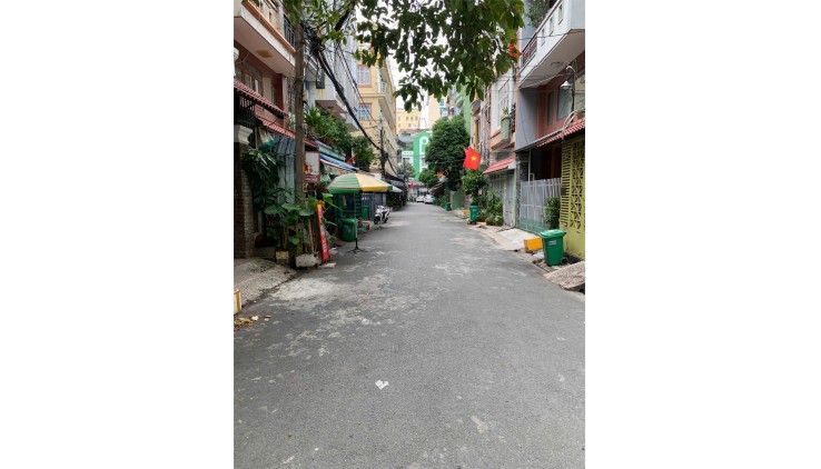 **Bán nhà phường 5, quận Tân Bình** hẻm 766 Cách Mạng Tháng 8, 4*14, hẻm xe hơi