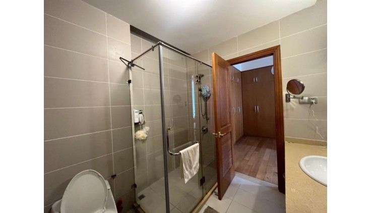 **Bán nhà hxh 10 Đặng Lộ, phường 7 Tân Bình** trục CMT8; 5x13. 6,3 tỷ