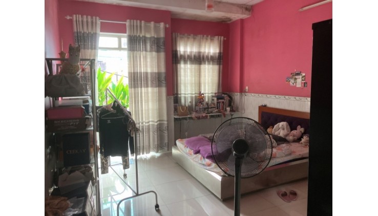 Bán nhà Hẻm xe hơi Khu Tân Quý, 4 x 17m, 4,9 tỷ, 3 phòng ngủ