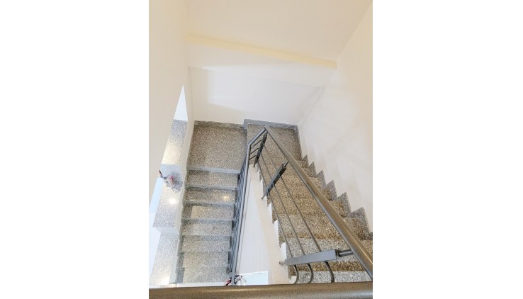 Bán gấp nhà ĐINH BỘ LĨNH, giá 6.5 tỷ, gần hẻm xe hơi, 40m2, 2 lầu.