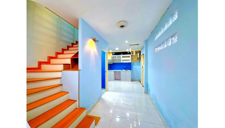 Bán nhà ở đẹp - hẻm Bạch Đằng Bình Thạnh, nở hậu tài lộc  -35m2 x 2 tầng- giá 4.25 tỷ