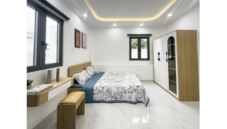 Bán Nhà Lê Quang Định 5 Tầng 3 PN Giá Chỉ Nhỉnh 4 Tỉ