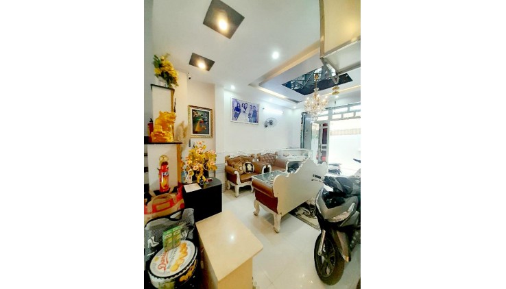 Mặt tiền hẻm Hoàng Minh Đạo xe hơi 4x17 chỉ 8 tỷ 2