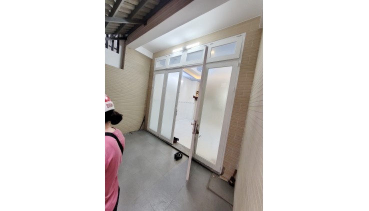 Nhà ĐINH BỘ LĨNH, BT, cần bán gấp, 40m2, giá chỉ 6.5 tỷ
