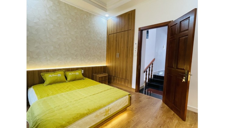 Bán nhà đường Lê Văn Sỹ, 70m2, 2 mặt hẻm thoáng, 6.8 tỷ