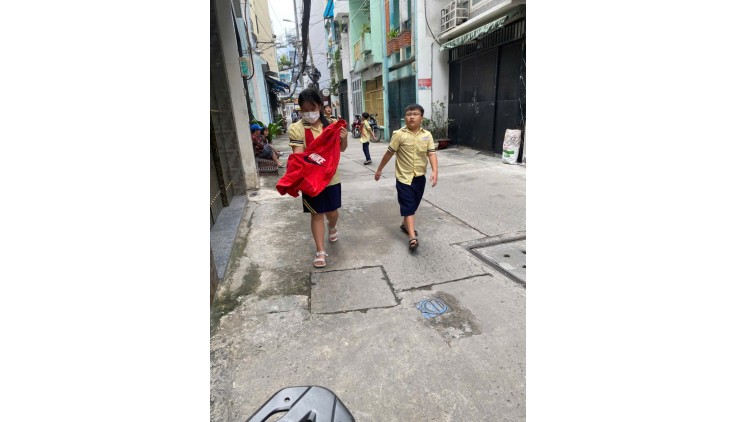 1ty4 SHR nhà 3/ HUỲNH VĂN BÁNH P13 PHÚ NHUẬN