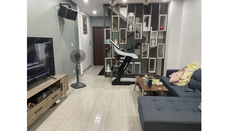 Bán nhà đường Lê Văn Sỹ, 70m2, 2 mặt hẻm thoáng, 6.8 tỷ,