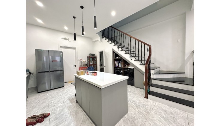 Bán nhà hẻm ô tô TRƯỜNG SA - PHÚ NHUẬN - 92m2 - 3 tầng BTCT.