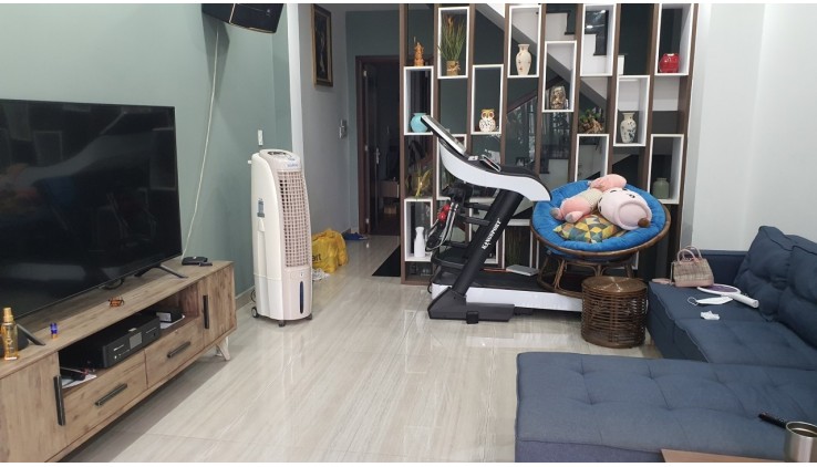 Chỉ 4.1 tỷ bán gấp nhà NGUYỄN TRỌNG TUYỂN, 4m x 10m, 3 lầu.