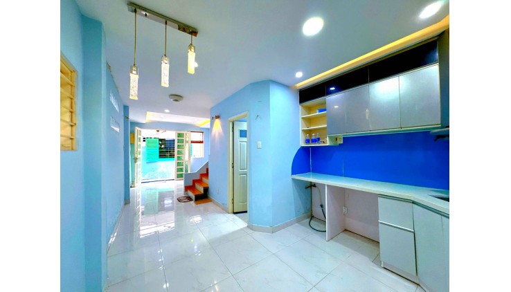 Bán nhà ở đẹp - hẻm Bạch Đằng Bình Thạnh, nở hậu tài lộc  -35m2 x 2 tầng- giá 4.25 tỷ