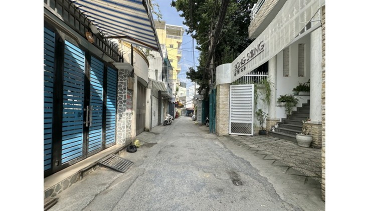 Bán 2 căn nhà NƠ TRANG LONG -  8m x 15m - 4 tầng - 100m2.