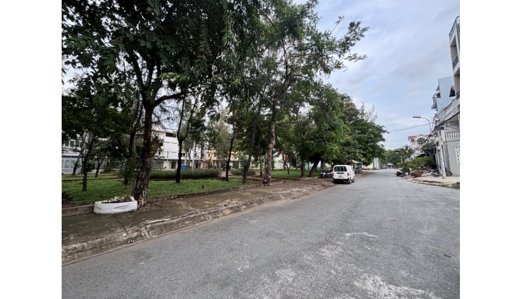 CHỈ 7.6 TỶ, DT: 72 M2, NGANG 4, 3 TẦNG, ĐƯỜNG SỐ 30, XÃ PHONG PHÚ, BÌNH CHÁNH.KDC MỚI GIÁP P5Q8.