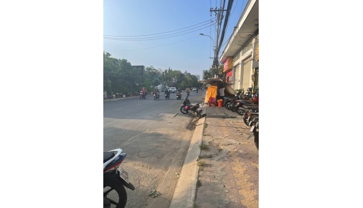 Mặt tiền Phạm Đức Sơn 10x27 chỉ 26 tỷ
