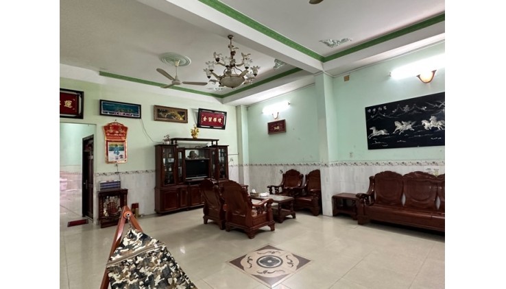 Mặt tiền Nở hậu Bùi Minh Trực 189m2 4 tầng chỉ 23 tỷ 5