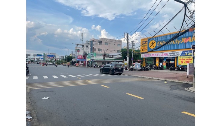Bán nhà ngay Lương Văn Can, 6.5x29, chỉ 11 tỷ 3
