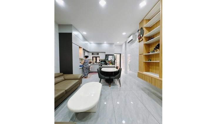 Bán nhà mặt tiền Nguyễn Biểu, P1, Q5, 92m2, 4 tầng, giá cực rẻ, chỉ nhỉnh 17 tỷ
