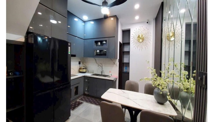 Bán nhà  hẻm 7m, Nguyễn Đình Chiểu, P5, Q3, 54m2, 4 tầng, tặng nội thất, có dòng tiền