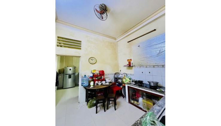 Bán nhà HXH hạ chào 900 tr, Phạm Phú Thứ, P3, Q6, 65m2, 4 tầng, giá rẻ