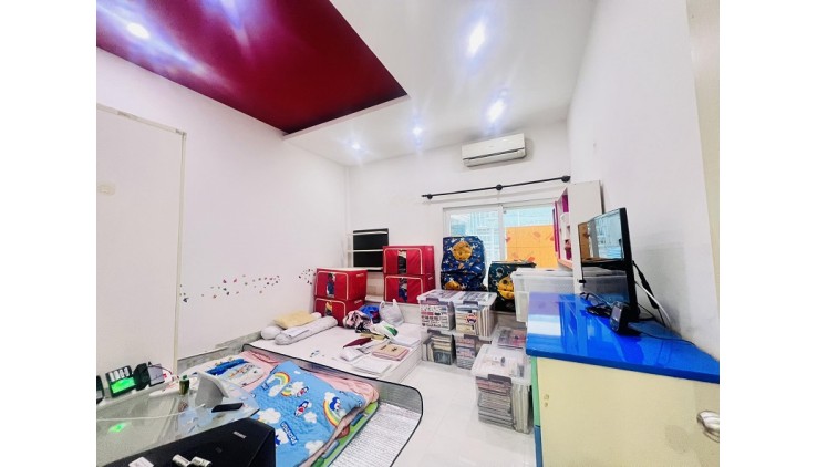 Bán nhà HXH Cách Mạng Tháng 8, P10, Q3, 156m2, 2 tầng, giá cực rẻ