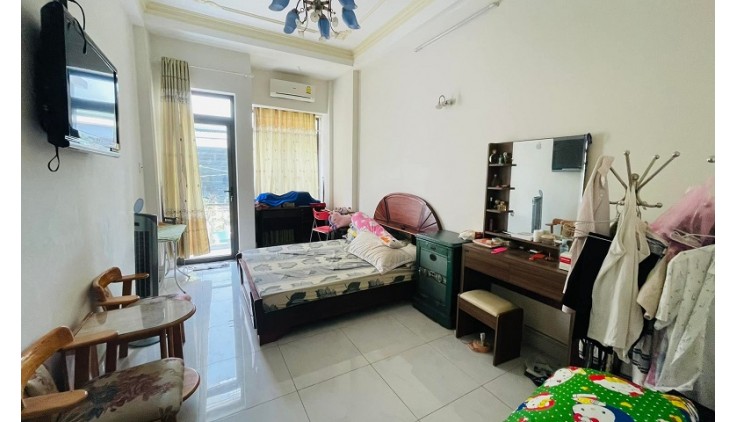 Bán nhà ngộp Bank HXH Đồng Xoài, P13, Tân Bình, 130m2, 4 tầng, 8PN, giá rẻ