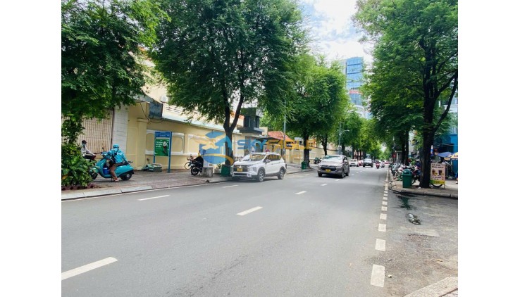 BÁN GẤP NHÀ PHỐ, DIỆN TÍCH 626.6m² GIÁ 113 TỶ - HOTLINE: 0984.388.599