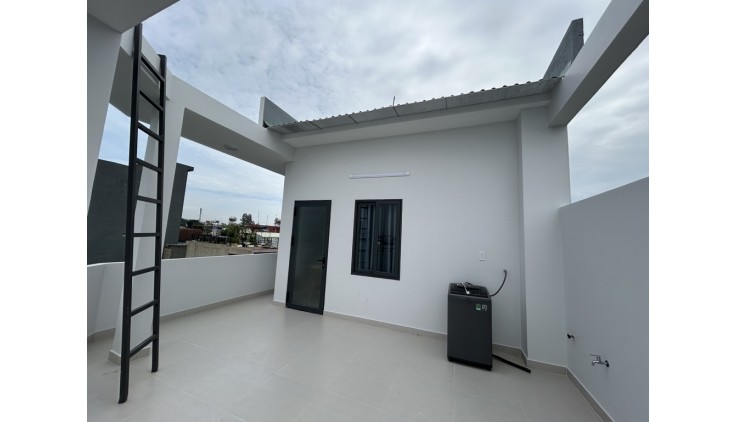 Bán nhà Lã Xuân Oai, Tăng Nhơn Phú A, Quận 9, 200M2* 4 Tầng, Mặt tiền kinh doanh CHDV dòng tiền. Gía chỉ 17.8 Tỷ tl