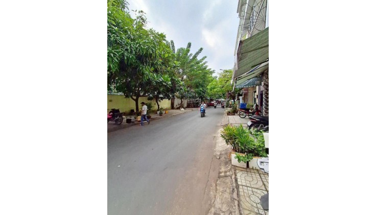 Mặt tiền Bông Sao, ngay chợ Bùi Minh Trực, 4.5x16 Ở Ngay chỉ 14 tỷ
