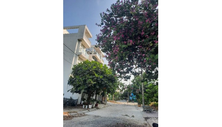 Bán đất thổ cư 9x21 xe hơi Lê Bôi chỉ 7 tỷ 1
