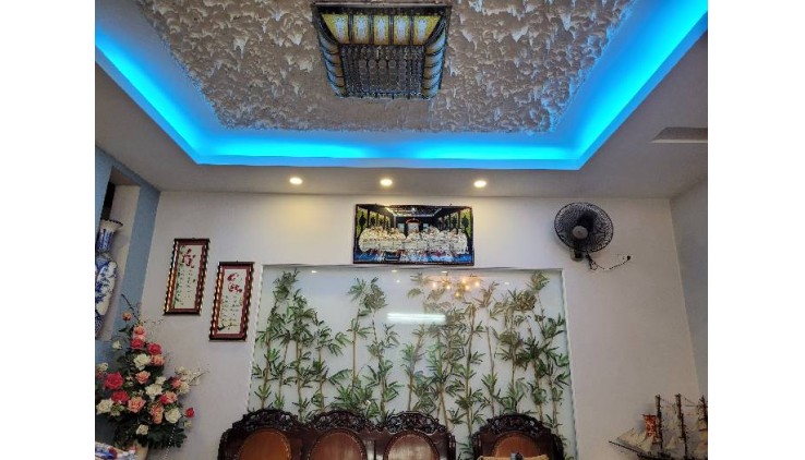 Bán gấp Biệt Thự Phạm Văn Chiêu Gò Vấp 8,6 tỷ 102m2 4PN, 4WC, chính chủ