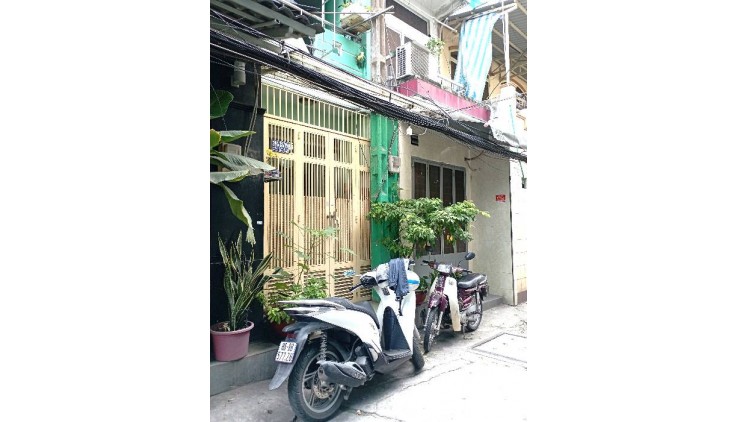 Nhà người quen gửi bán cmt8 Q10 - 38m2 - 4 tầng giá - hẻm xe hơi đổ cổng - giá chỉ có 6 tỷ 9 còn TL