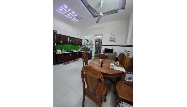 SIÊU HẤP DẪN, CHỈ 5.X TỶ- BÁN MẶT TIỀN TÂY SƠN, Q.TÂN PHÚ-DT 5.3X17, NHÀ ĐẸP