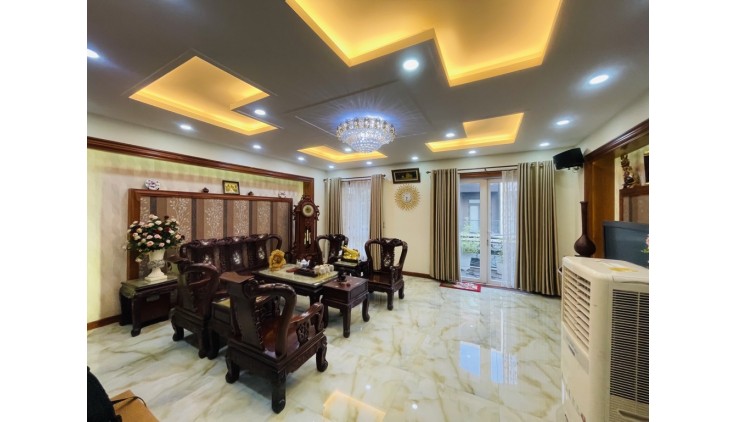 Biệt Thự P.Tân Sơn Nhì, 6.7X18, Trung Tâm Tân Phú, 4 tầng siêu đẹp