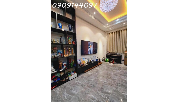 Nhà 4 tầng đường HIỆP THÀNH 43, phường HT, Q12, dt 63m2 (7mx9m) Hẻm 8m. Giá 6,45Tỷ