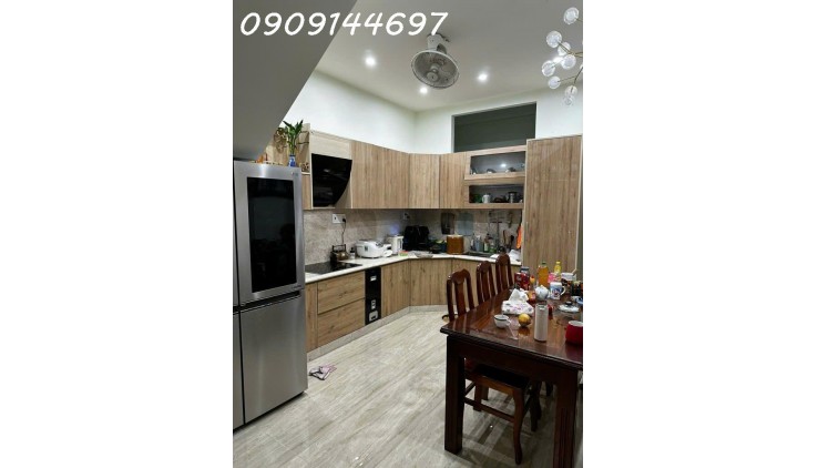 Nhà 3 tầng đường VƯỜN LÀI, phường APĐ, Q12, dt 110m2 (8,4mx13,2m) Giá 10,3Tỷ