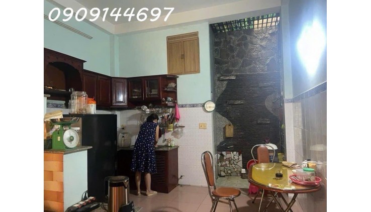 Bán Nhà 3 tầng đường TRẦN THỊ NĂM, phường TCH, Q12, dt 60m2 (4mx15,4m). Đường 10m. Giá 4,78Tỷ