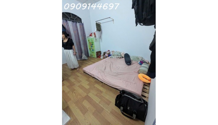 Nhà 1,5  tầng đường ĐHT06, phường THT, Q12, dt 52m2 (3,7mx13m) Hẻm ôtô. Giá 3,75Tỷ