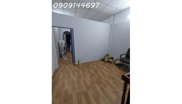 Nhà 1,5  tầng đường ĐHT06, phường THT, Q12, dt 52m2 (3,7mx13m) Hẻm ôtô. Giá 3,75Tỷ