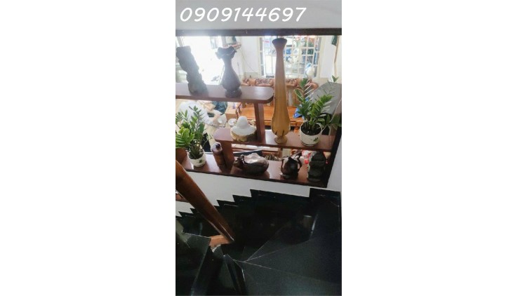 Bán Nhà 4 tầng đường Hiệp Thành 10, phường Hiệp Thành, Q12, dt 70m2 (5mx14m) Hẻm 8m thông Giá 5,2Tỷ