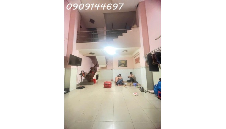 Bán gấp Nhà 3 tầng đường LÊ THỊ NHO, phường Trung Mỹ Tây, Q12, dt 40m2 (5mx8m) Hẻm ôtô. Giá 3,5Tỷ