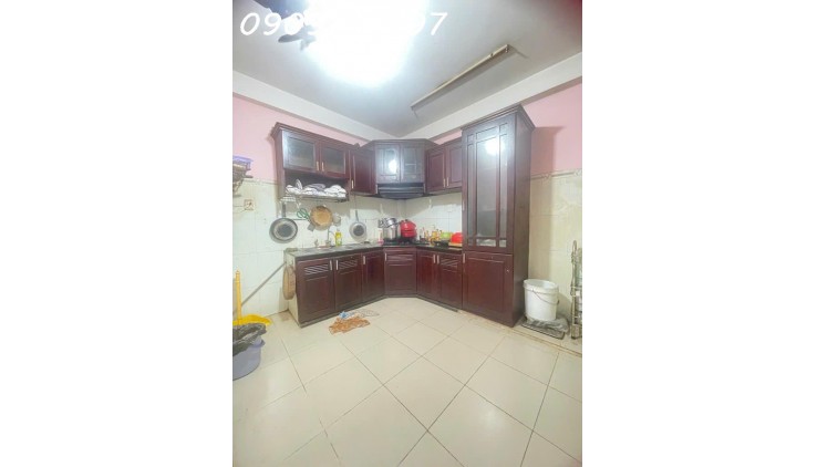 Bán gấp Nhà 3 tầng đường LÊ THỊ NHO, phường Trung Mỹ Tây, Q12, dt 40m2 (5mx8m) Hẻm ôtô. Giá 3,5Tỷ