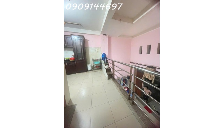 Bán gấp Nhà 3 tầng đường LÊ THỊ NHO, phường Trung Mỹ Tây, Q12, dt 40m2 (5mx8m) Hẻm ôtô. Giá 3,5Tỷ