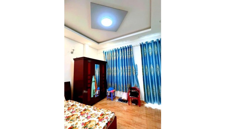Bán nhà Hoàng Văn Thụ, Trung tâm Tân Bình, ngay vòng xoay Lăng Cha Cả. 61m2 giá chỉ 7tỷ
