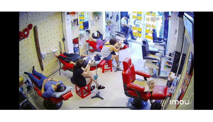 Cần sang nhượng gấp tiệm tóc nam Khu ẩm thực Q4, TP. HCM