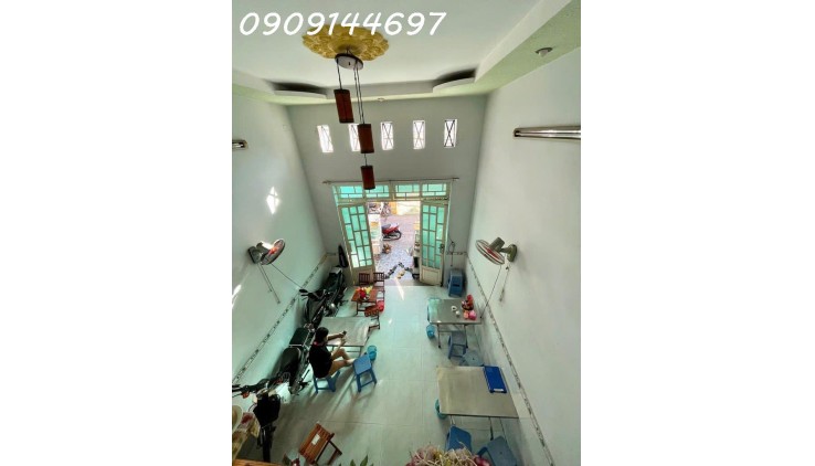 Bán Nhà 3 tầng đường TÂN THỚI HIỆP 29,  phường TTH, Q12, dt 52m2 (4mx13m). Hẻm Ôtô thông. Giá 4,3Tỷ