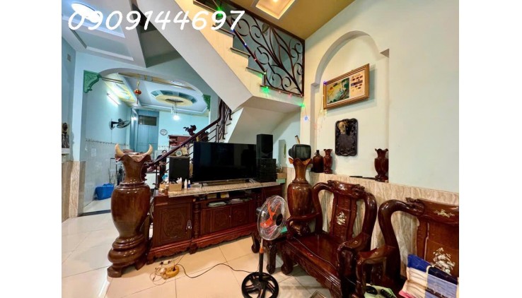 Bán Nhà 4 tầng Mặt tiền đường Tân Chánh Hiệp 07, phường TCH, Q12, dt 92m2 (4mx22m) Giá 9,3Tỷ