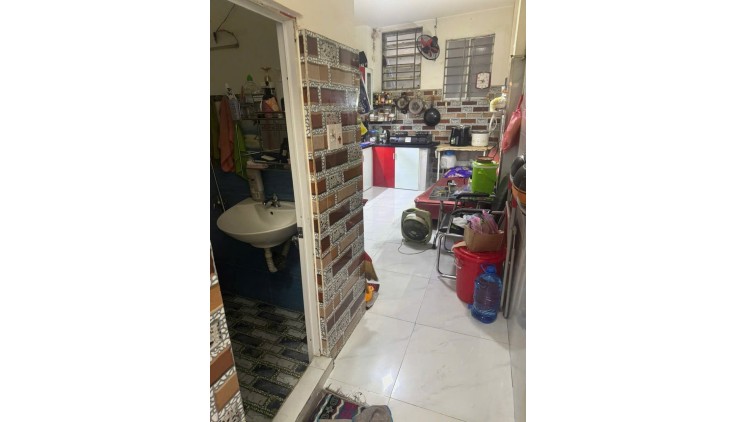 Em cần sang toàn bộ tiệm nail hoạt động 4 năm