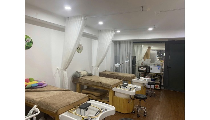 Chính chủ cần sang gấp 1 spa nhỏ xinh Địa chỉ: Q. Tân Bình (gần ngã tư 7 hiền)