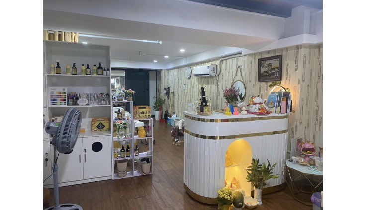 Chính chủ cần sang gấp 1 spa nhỏ xinh Địa chỉ: Q. Tân Bình (gần ngã tư 7 hiền)
